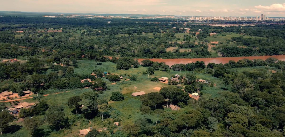 expfilms's tweet photo. Dia dos Povos Indígenas – Rondonópolis, MT, 2022.
As margens do Rio Vermelho converso com o Cacique Valdemar Borobó, da etnia Bororo, que conta como se deu a exploração Bandeirantes . 

 "Expedicionários do Brasil" - Rumo ao Oeste, episódio 3. https://t.co/woltZQ4d6o