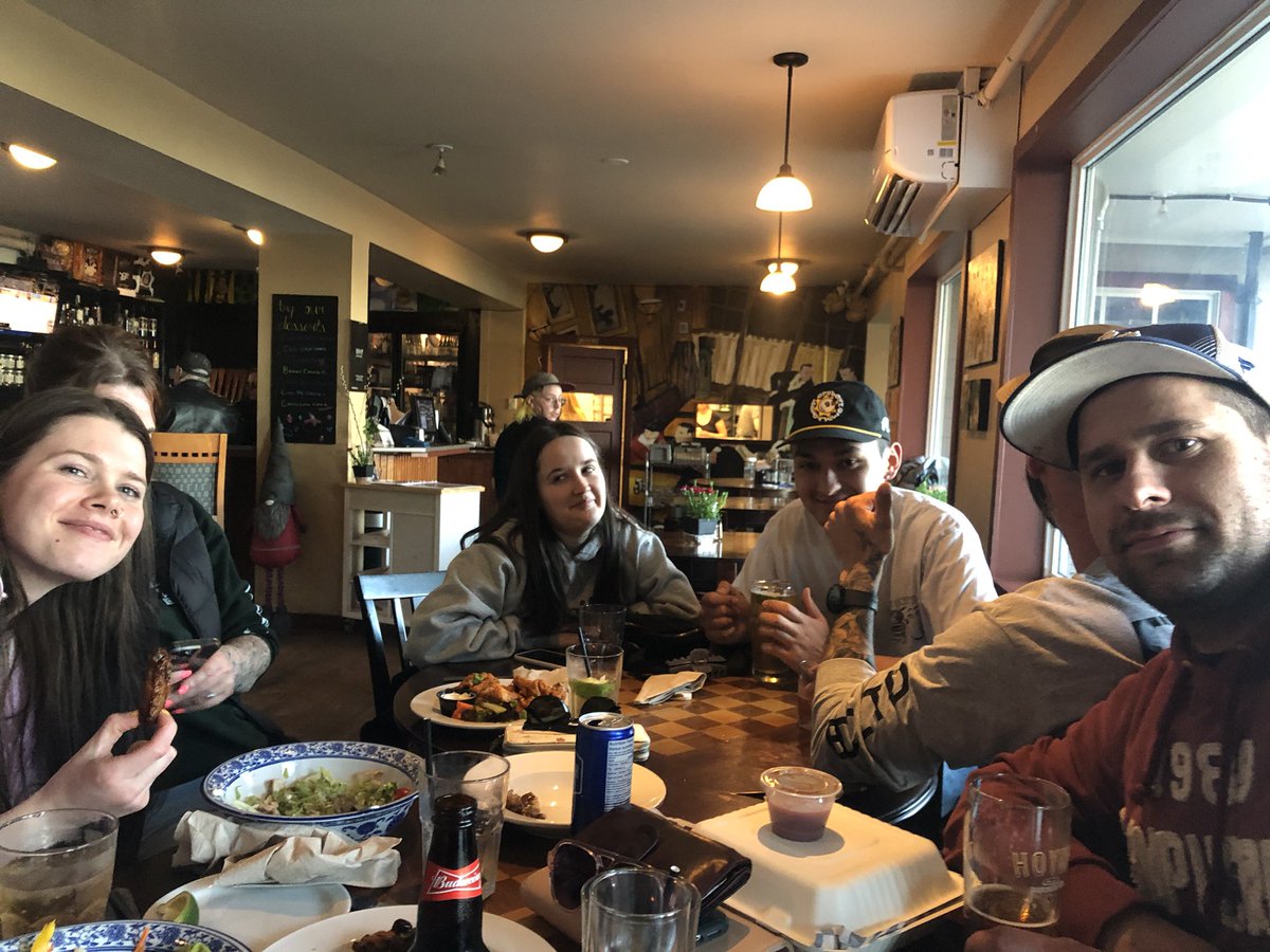 Frigidus42's tweet photo. @katyperry so the groups all here! Hope to see you soon! Kitchen closes in 40 minutes but I know the owner. Xoxoxo Dan https://t.co/kh39daMcbN