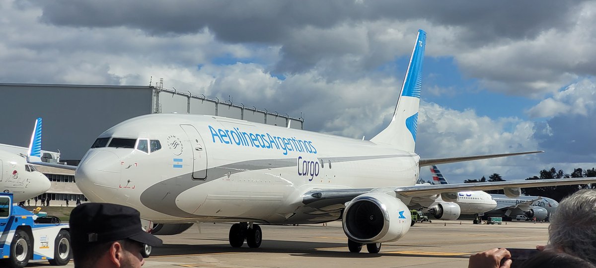 Algunas imágenes de la presentación del nuevo #B737 Carguero de #AerolineasArgentinasCargo esta mañana.
#Freighter #Cargo #Aircraft #Boeing
<a href="/Aerolineas_AR/">Aerolíneas Argentinas</a>
