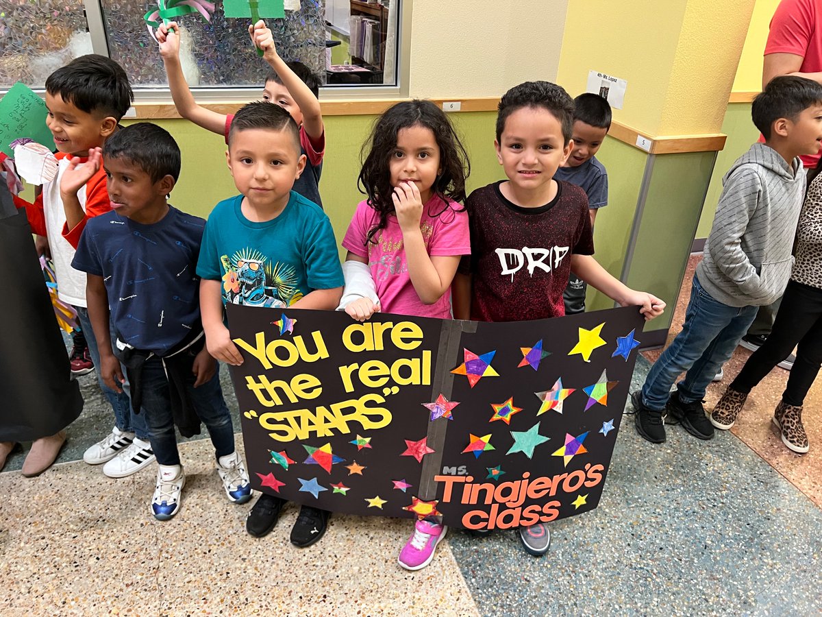 PadronBadgers's tweet photo. We cheered for our students and encouraged them to do their best on the STAAR!🌟🌟🌟 GO BADGERS!💛🦡🐾
#WeAreAISD #AISDProud 
@katrinabailey08 https://t.co/IpeRrzQ0FL