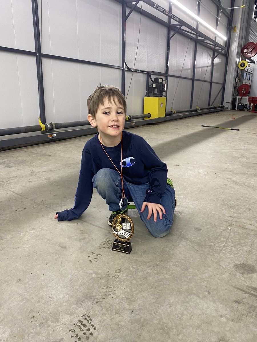 aimeeferrestang's tweet photo. When you organize your own mini hockey stick tourney and you’re the only contestant, the odds seem to be in your favour. https://t.co/3ZLCAIGQAr