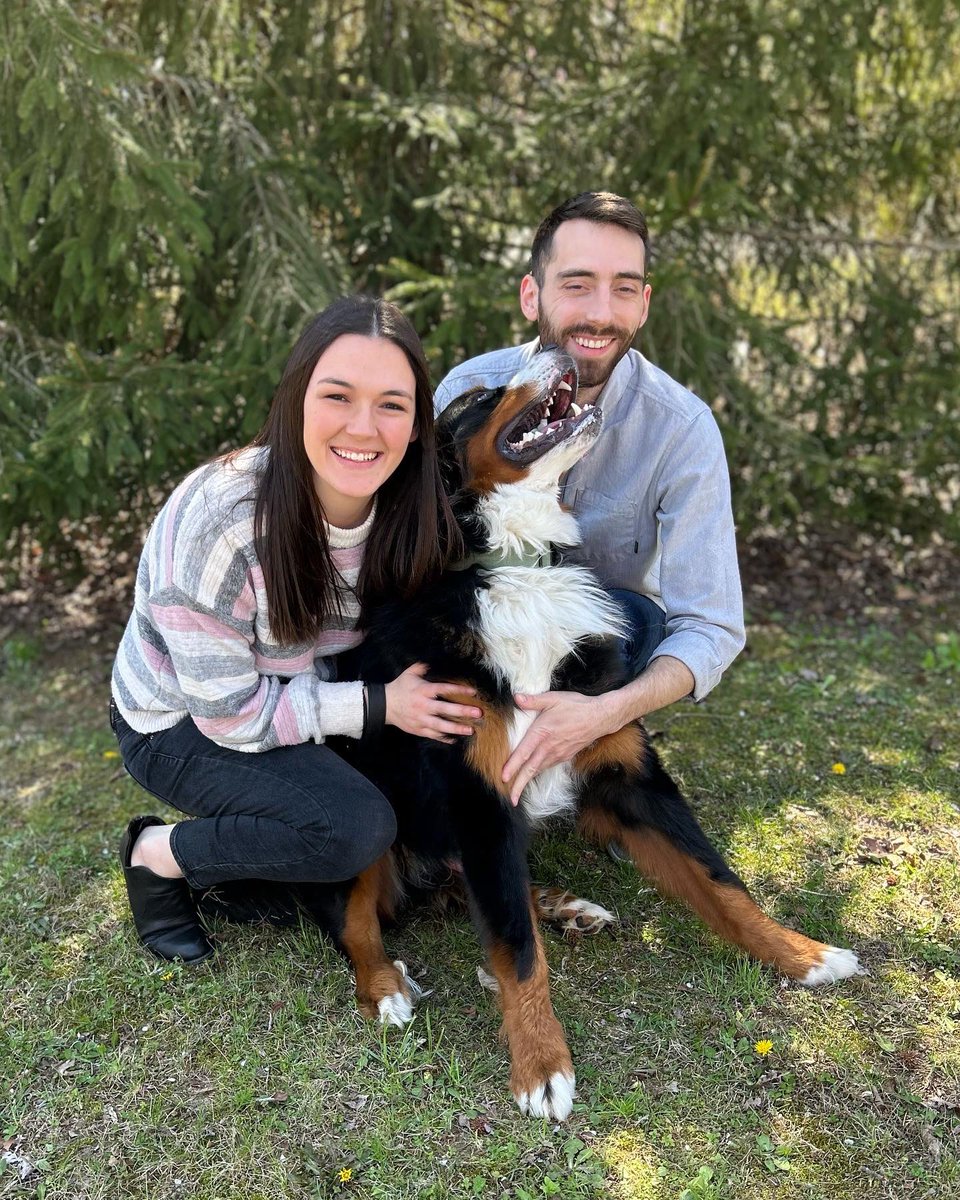 katex_13's tweet photo. @GlennonDoyle @AbbyWambach Expert Dog Tip: 11 month old puppies are very good at posing for pictures and always behave exactly how you expect for them to during said photos 😌 https://t.co/KamxVGb0ej