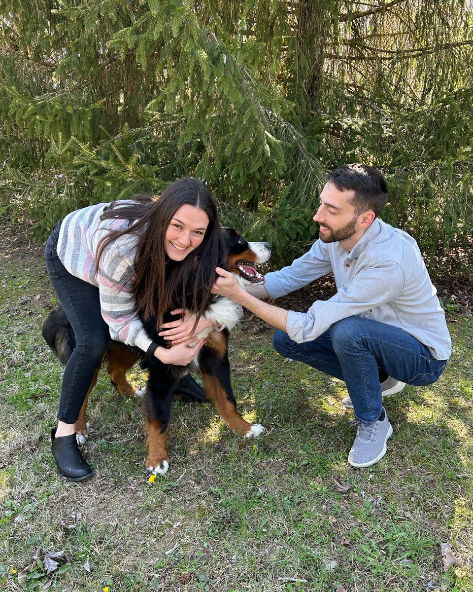 katex_13's tweet photo. @GlennonDoyle @AbbyWambach Expert Dog Tip: 11 month old puppies are very good at posing for pictures and always behave exactly how you expect for them to during said photos 😌 https://t.co/KamxVGb0ej