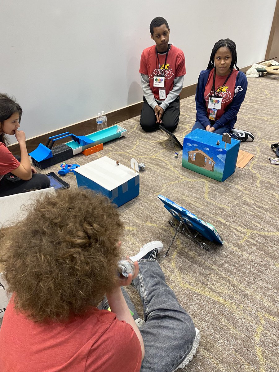 Rebecca Reynolds tweet media