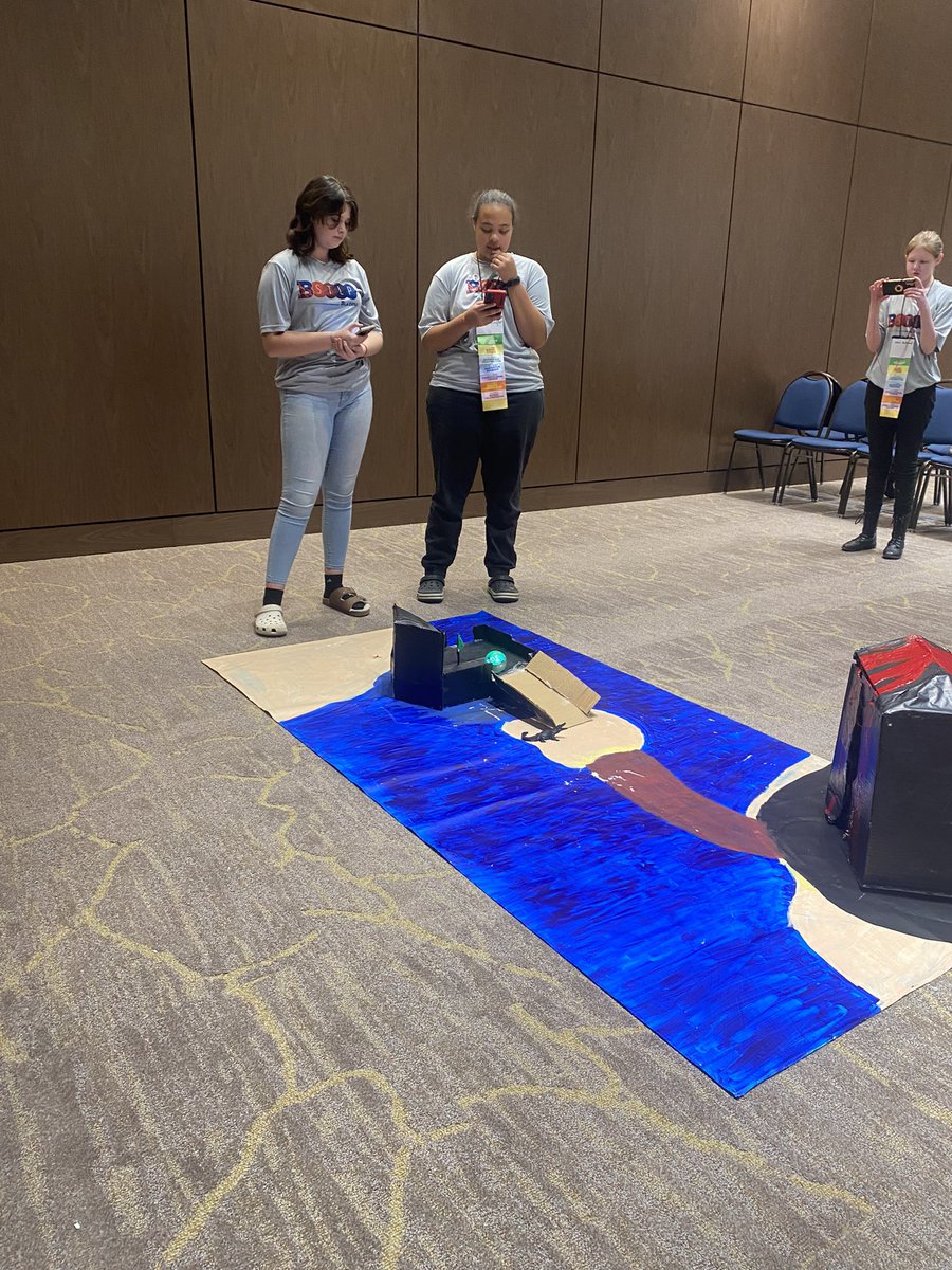 Rebecca Reynolds tweet media