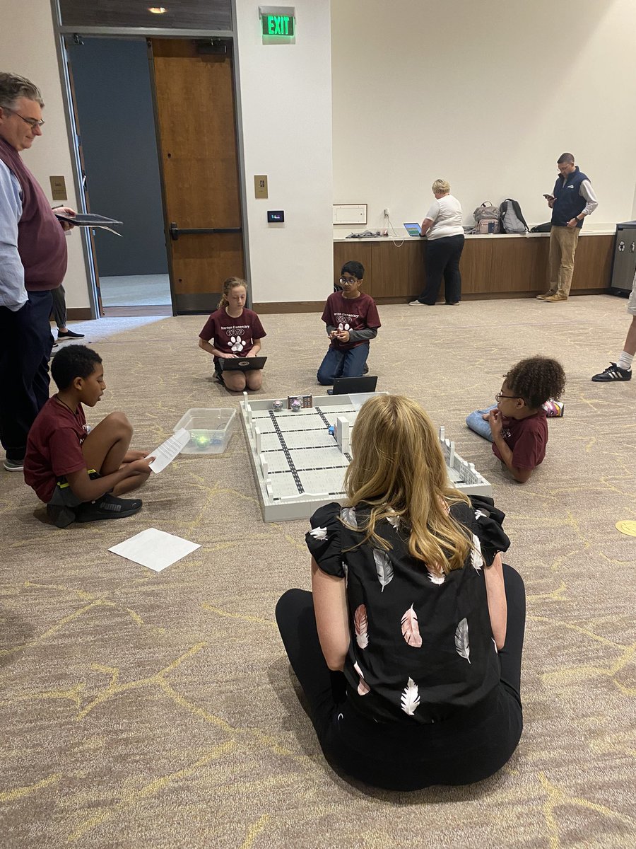 Rebecca Reynolds tweet media