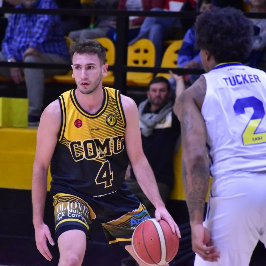comumercedes's tweet photo. #LNB | Boca le ganó a Comu en el último juego de la temporada regular 🏀
■ COMU 66 (Guerra 24)
□ BOCA 88 (Tucker 16)
#VAMOSCOMU 💛🖤🐊 https://t.co/Hfk1CmXWmR