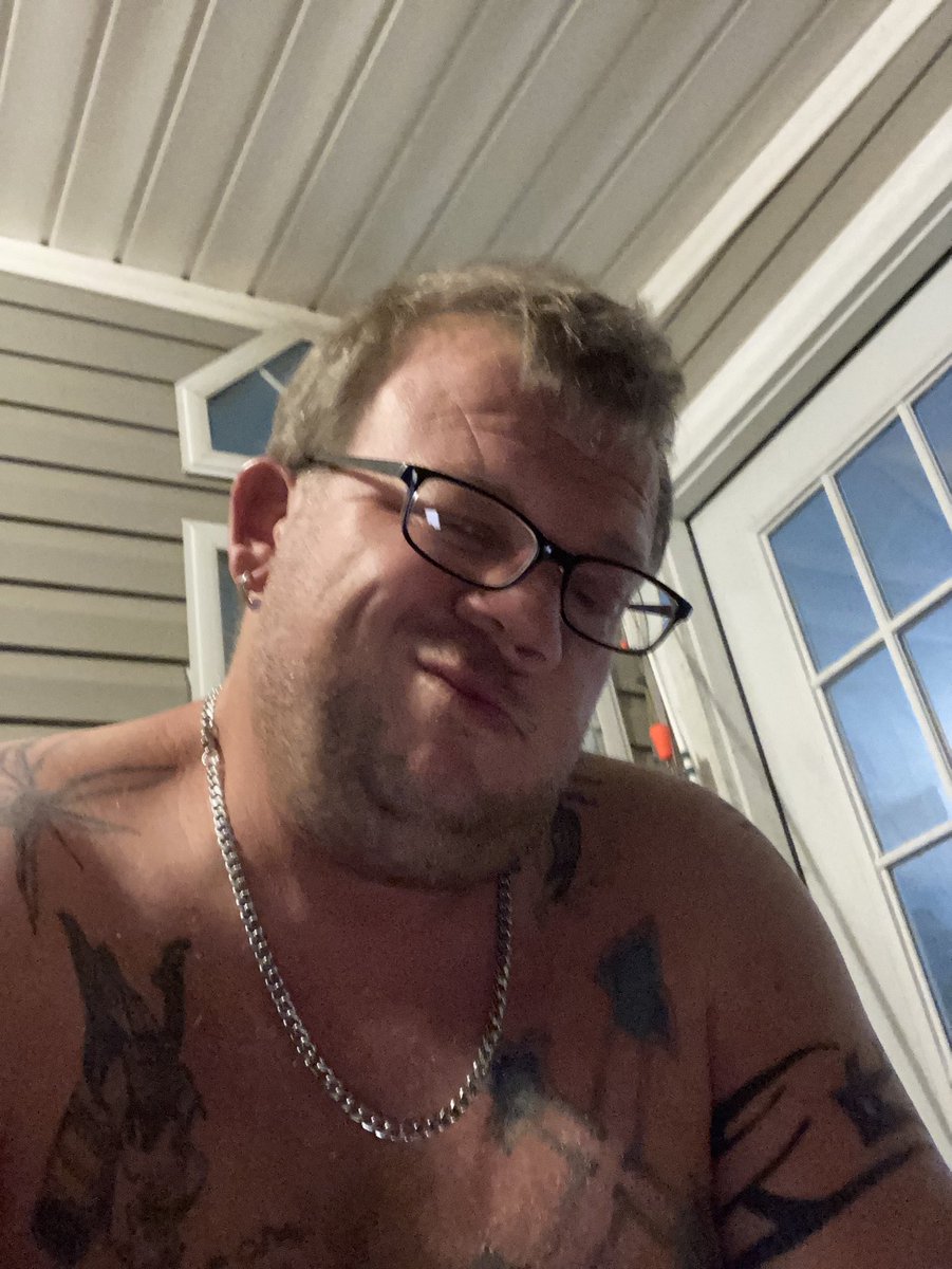 Ashley21754Bill's tweet photo. Wat up from wild bill Ashley https://t.co/K2nRSG9rFZ