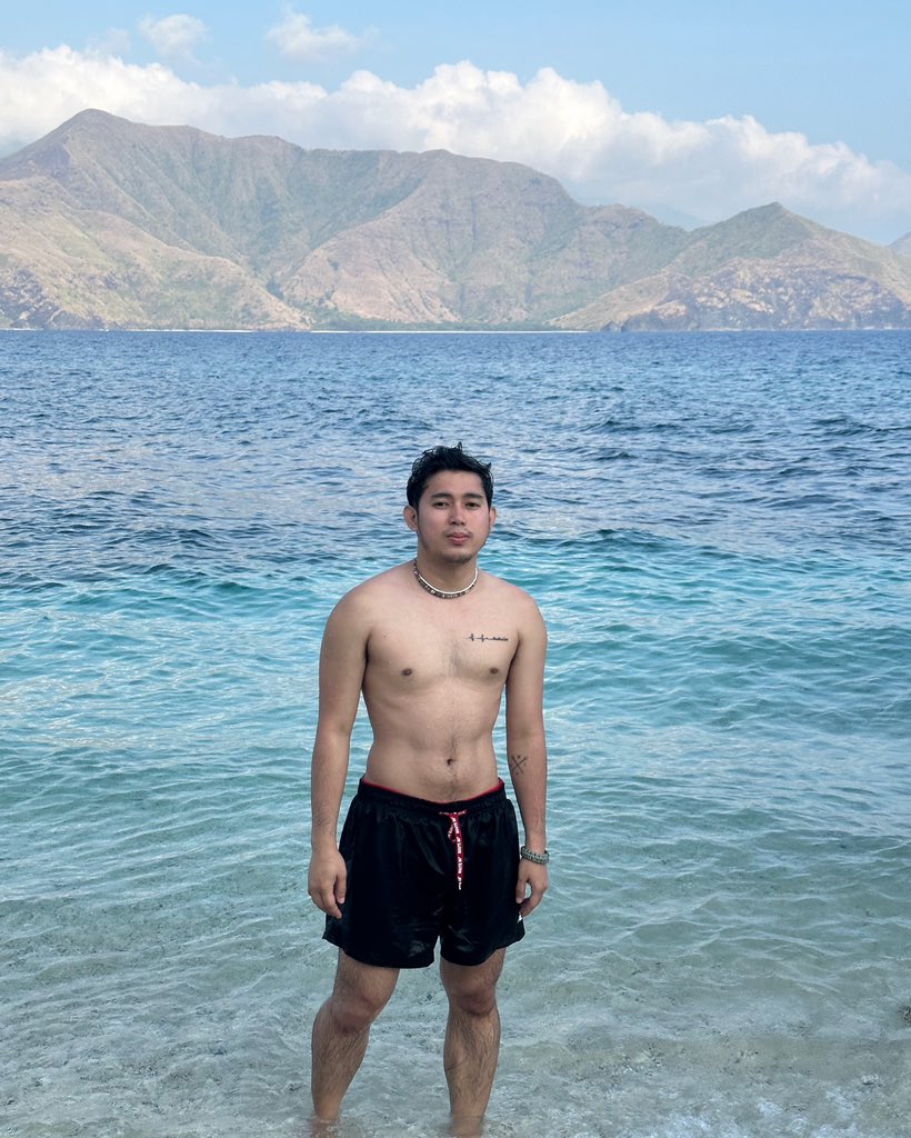 IAMCJRL's tweet photo. 🌊🏖️💦 https://t.co/nybGC6Z0X2
