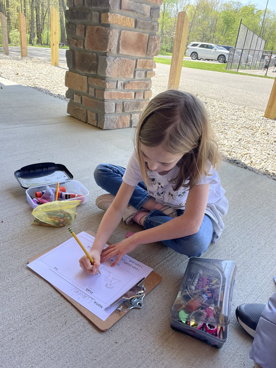 Mrs. Baker’s Kindergarten Class tweet media