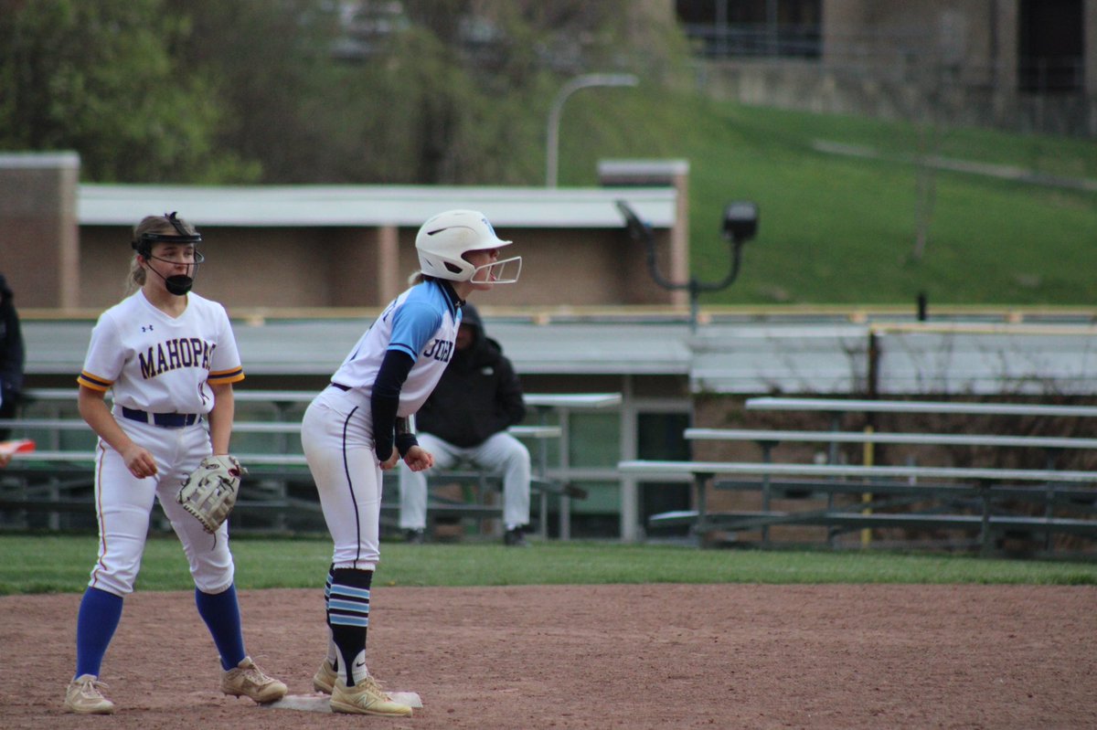 JjhsSoftball's tweet photo. No game today, but game day energy always 🔥📸

@AngiolettiHope @makenzy_lynch @MorganDoughty @BarosaNicole https://t.co/pd5OfL1m1n