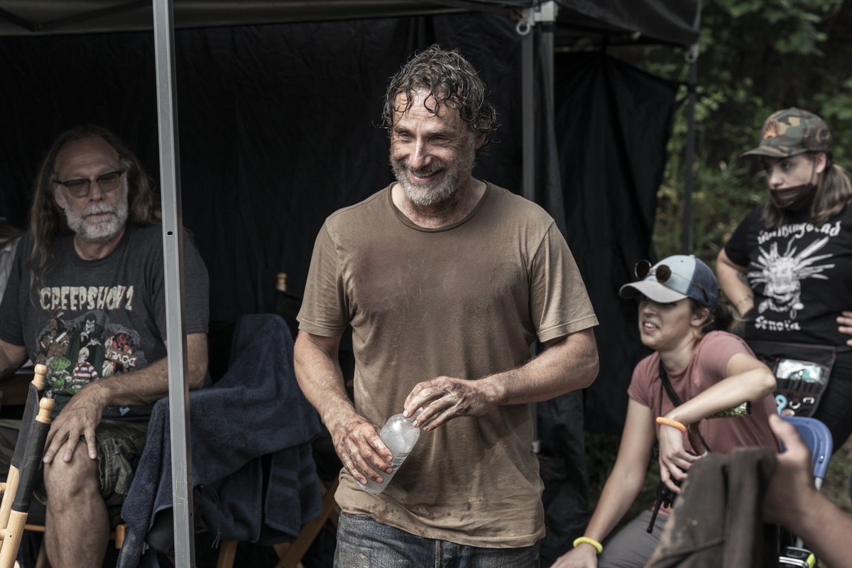 AndyLincolnOrg's tweet photo. Gallery Update: "The Walking Dead" Series Finale Stills &amp; Screencaptures https://t.co/EsT10b4MDq #AndrewLincoln #TheWalkingDead https://t.co/5SM9GS8QKf