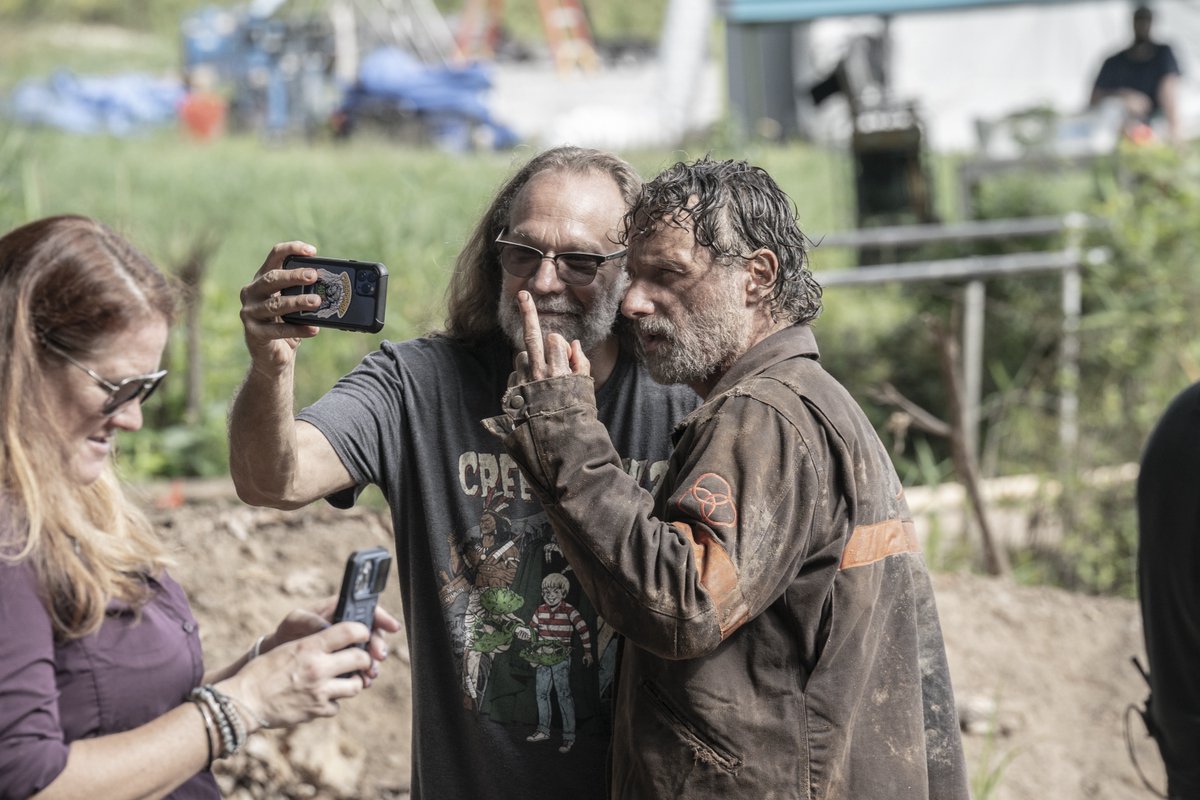 AndyLincolnOrg's tweet photo. Gallery Update: "The Walking Dead" Series Finale Stills &amp; Screencaptures https://t.co/EsT10b4MDq #AndrewLincoln #TheWalkingDead https://t.co/5SM9GS8QKf