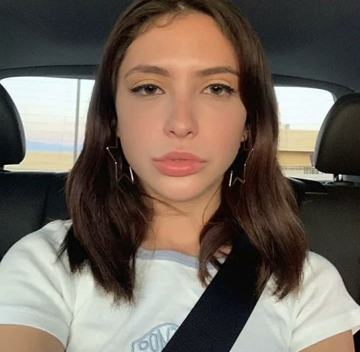 Maddy63870920's tweet photo. So tired just get off work for today 😪 https://t.co/aBlUgCWzVt