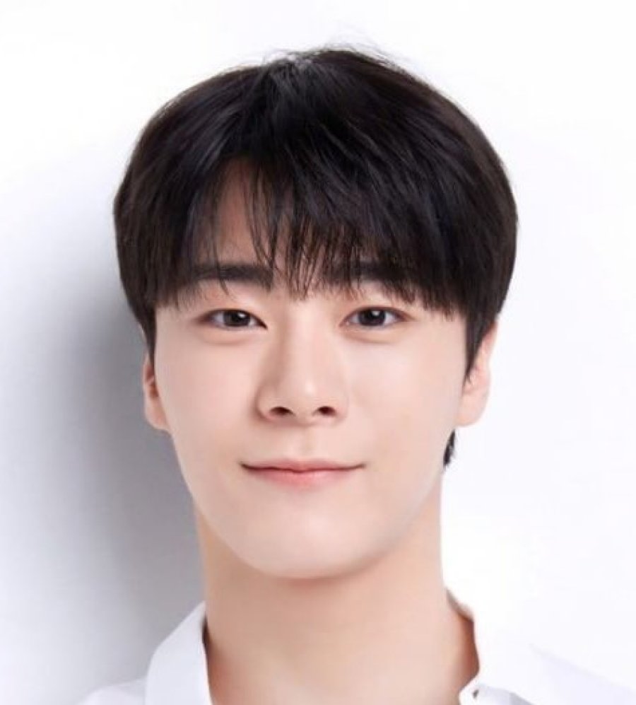 ChrissyAWriting's tweet photo. He was only 25 years old. Barely even an adult.  He'll be missed.

As a Kpop fan more attention needs to be given to the mental health of the idols. It can't continue to be profit above all else. https://t.co/FlhoDsqk6W