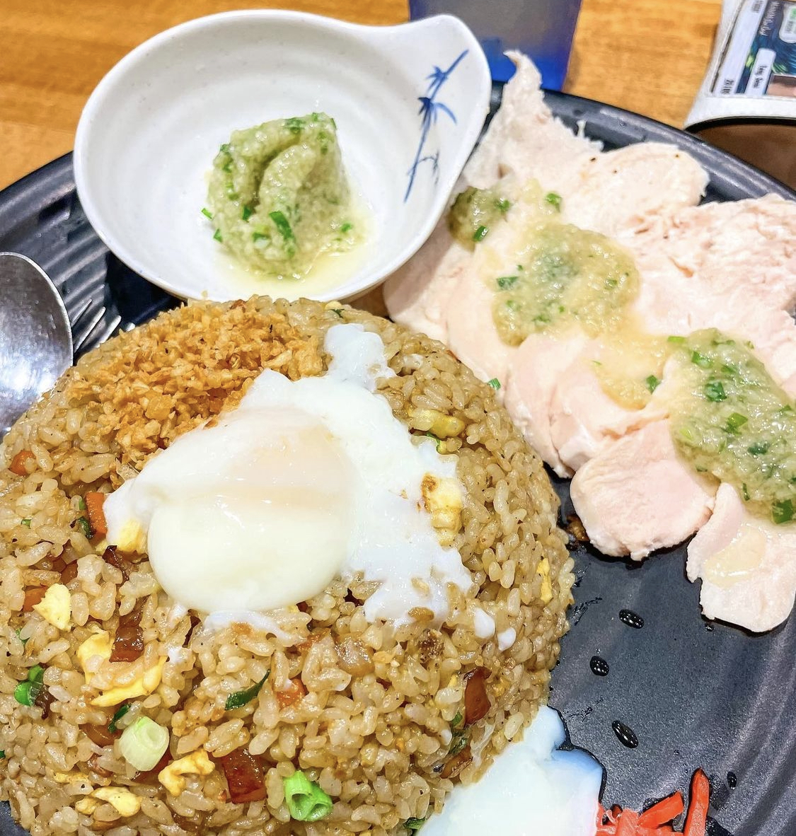 gomateihawaii's tweet photo. This meal is just egg-celent, try our Fried Rice paired with our Ginger Chicken for a combo that will make your tastebuds cluck with joy. #friedrice #gingerchicken #GomaTei https://t.co/ogDxj1Fwrz