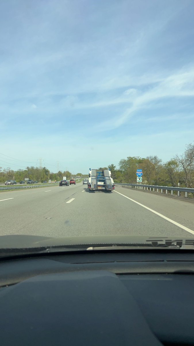 DoinkerDaBoi's tweet image. If you play GTA you know how tempted this is 🤔#irl #gta #npcmode