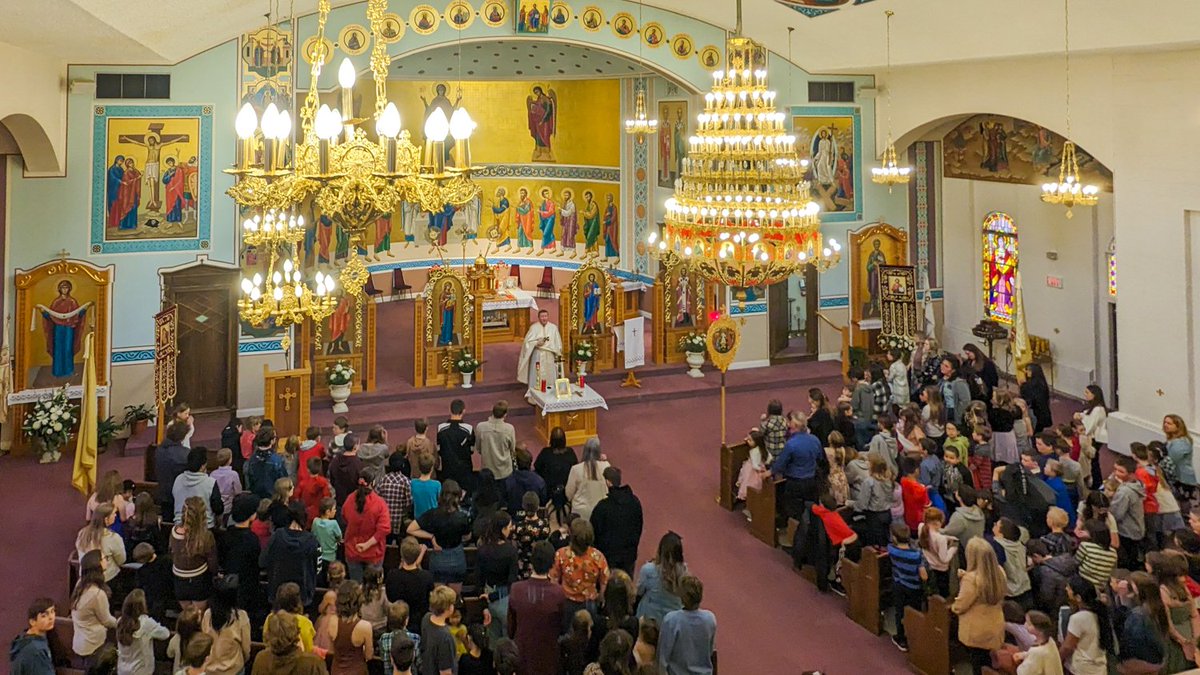 Before today's Board of Trustees meeting, our trustees attended mass with students from <a href="/StMartinsEICS/">St. Martin's School</a> and <a href="/stmarys_veg/">STMY Catholic School</a> in Vegreville.
They also welcomed St. Martin Grade 6 student Allie to lead them in prayer at the start of the public portion of their meeting.

#eicscatholic