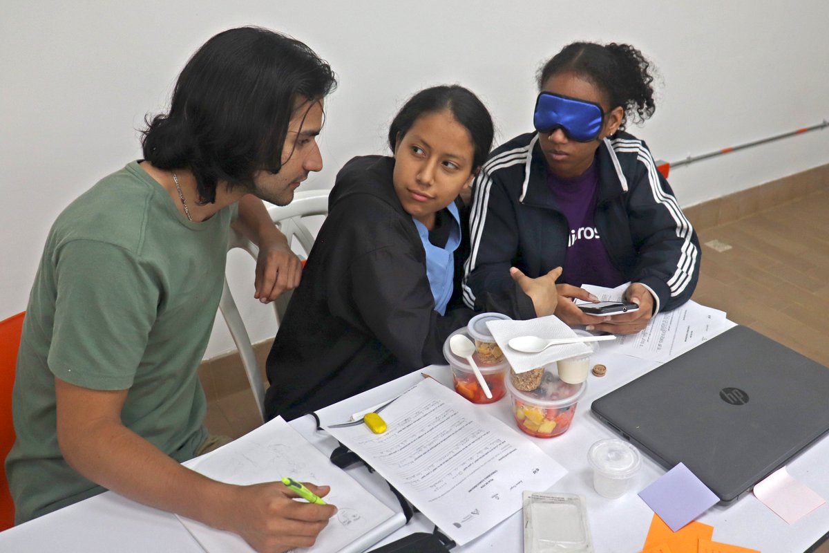 FunCarvajal's tweet photo. 2 jornada #Hackaton #Quidlab @BancoMundial. Los jóvenes iniciaron la construcción #Historias para nueva novela gráfica Torneo #Evoke2023 sobre #CambioClimático y #Pobreza.
@worldvision @Comfama @InnpulsaCol
#IWOKA #dkkimfoundation @sidocfundacion
@SaldarriagaConc @UnitedWayCO https://t.co/lBJwZcP3E3