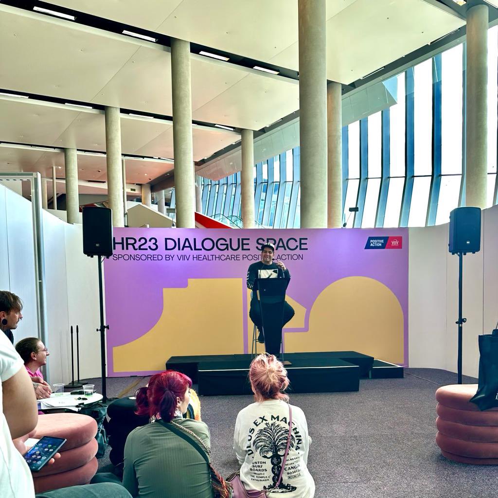 VerterAC's tweet photo. Llevamos el mensaje fuerte y claro a la #HR23 en Melbourne, Australia y esto fue: Del gobierno y sus instituciones no esperamos nada, no podemos dejar que sigan muriendo sin que nadie haga nada. #salasdeconsumoseguro #supervisedinjectionsites #reduccióndedaños #LaSala #VerterAC https://t.co/XagipjBhWz
