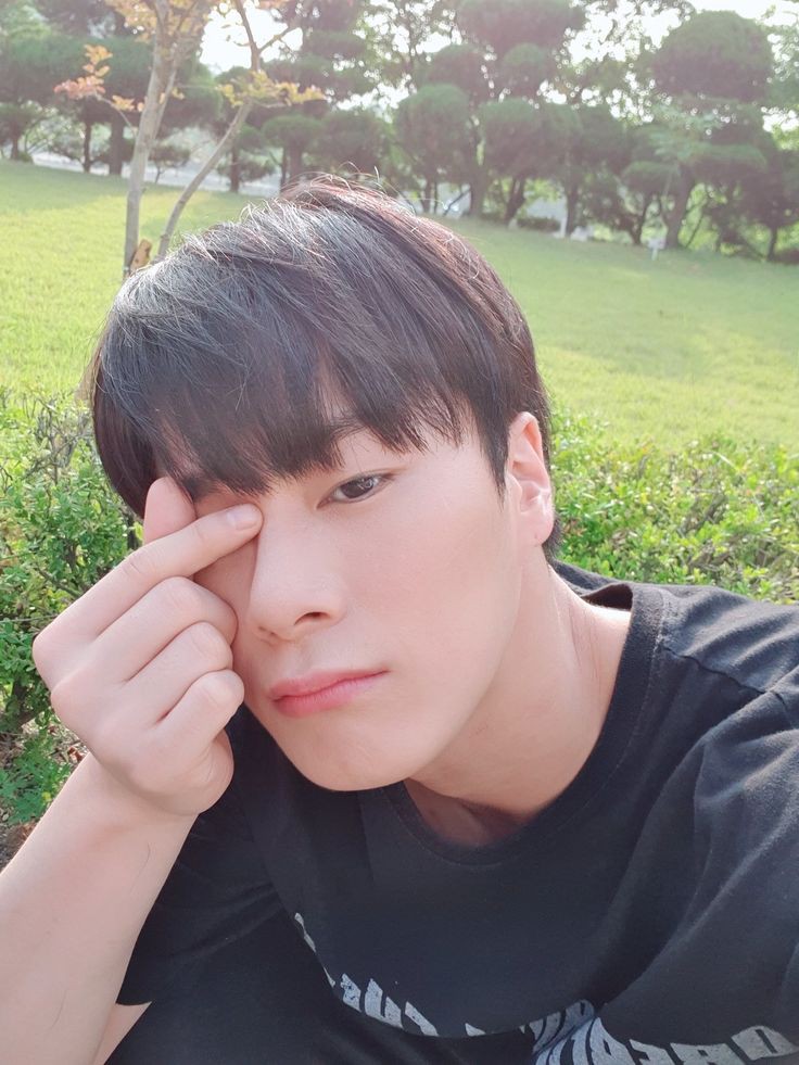 سر راهتون چند تا برای مونبین ریپ کنید🖤
Rest in peace
#MOONBIN 
 Astro