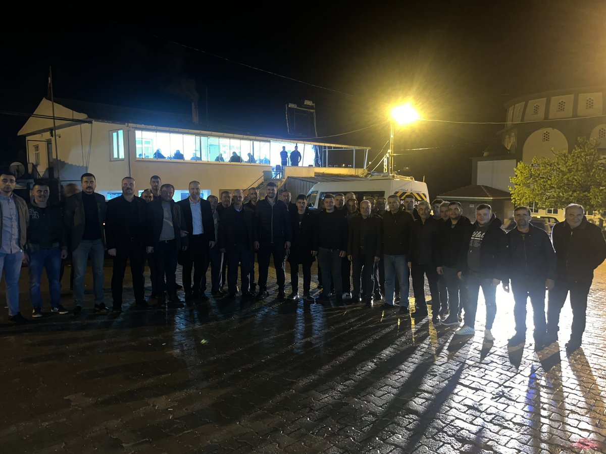 doctorsitki's tweet photo. 📍ELMALI KÖYÜ

Pomaklar diyarı, şirin köyümüz Elmalı’da ramazan ayının son teravih namazını kılarak sonrasında hemşehrilerimizle bir araya geldik.

Samimi ve içten karşılamaları için çok teşekkür  ederiz. 🇹🇷

Sıtkı KEÇECİ
MHP 28. Dönem Çanakkale 1. Sıra Milletvekili Adayı https://t.co/jlOfxPRnJu