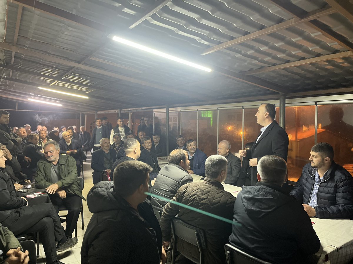 doctorsitki's tweet photo. 📍ELMALI KÖYÜ

Pomaklar diyarı, şirin köyümüz Elmalı’da ramazan ayının son teravih namazını kılarak sonrasında hemşehrilerimizle bir araya geldik.

Samimi ve içten karşılamaları için çok teşekkür  ederiz. 🇹🇷

Sıtkı KEÇECİ
MHP 28. Dönem Çanakkale 1. Sıra Milletvekili Adayı https://t.co/jlOfxPRnJu