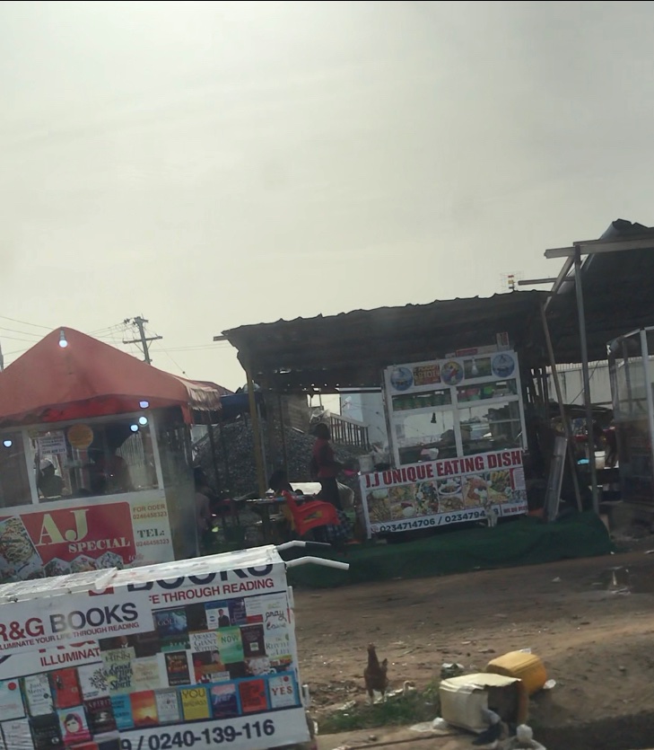 AwaziAnge's tweet photo. AMA EVICTION EXERCISE NOT SUCCESSFUL AS TRADERS RETURN ON THE PREMISE 
Street hawkers and traders return to the kotobabi, Spintex premise after being evicted a year ago by the Accra Metropolitan Assembly (AMA).
@TDzineku 
@kodwoboateng 
@nmediacourse https://t.co/69GogE3Q2p