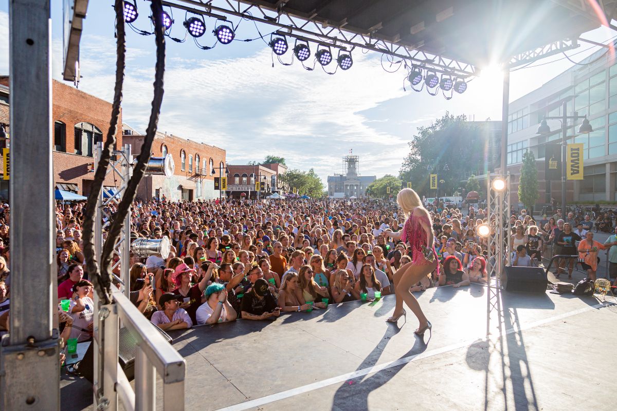 ICDowntown's tweet photo. 6th Annual Downtown Iowa City Block Party Returns for June 24th - You Belong Here - https://t.co/SPpafBCOOx https://t.co/fapl7KNq9u