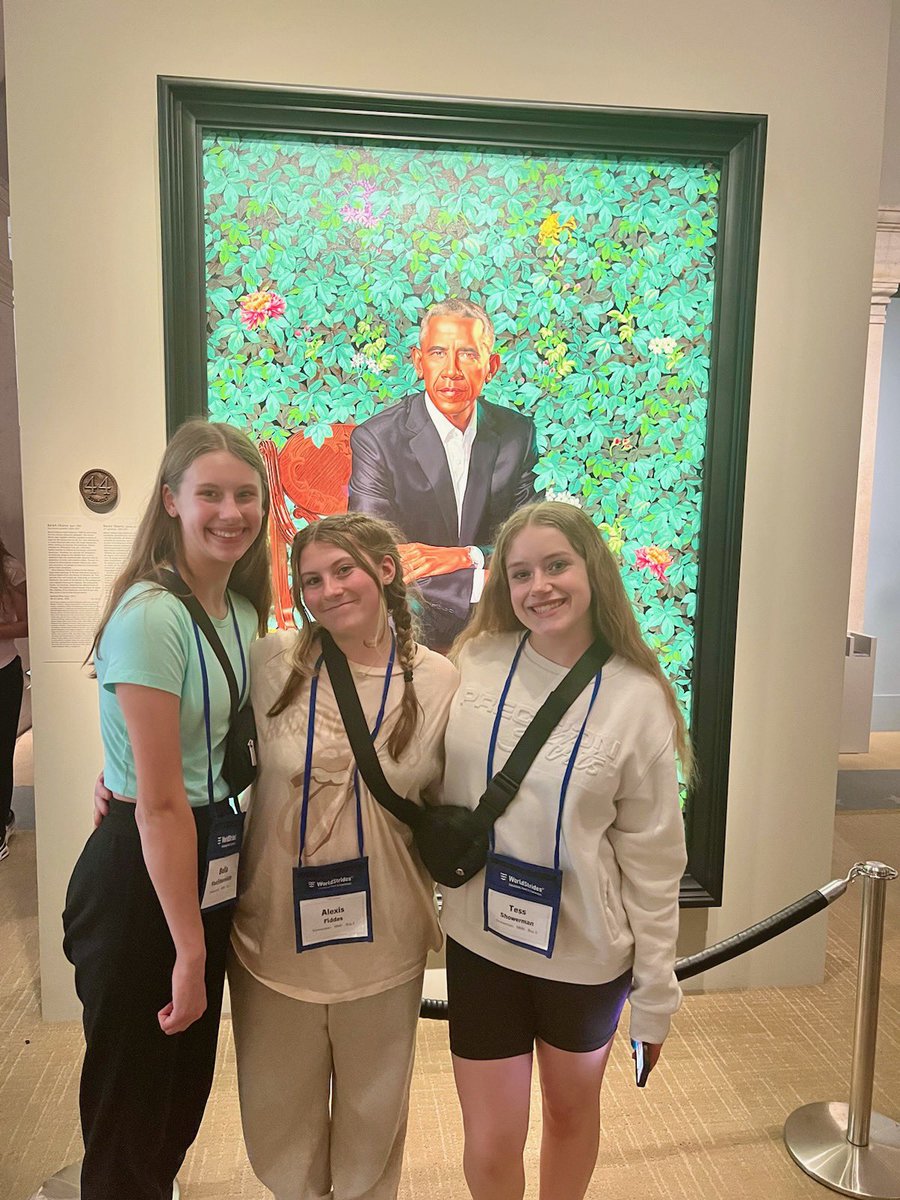 MrsPitzerMMS's tweet photo. First on the docket, Presidential Portraits! #mmsmustangs #WashingtonDC ๐บ๐ธ https://t.co/ojctCR4tQz