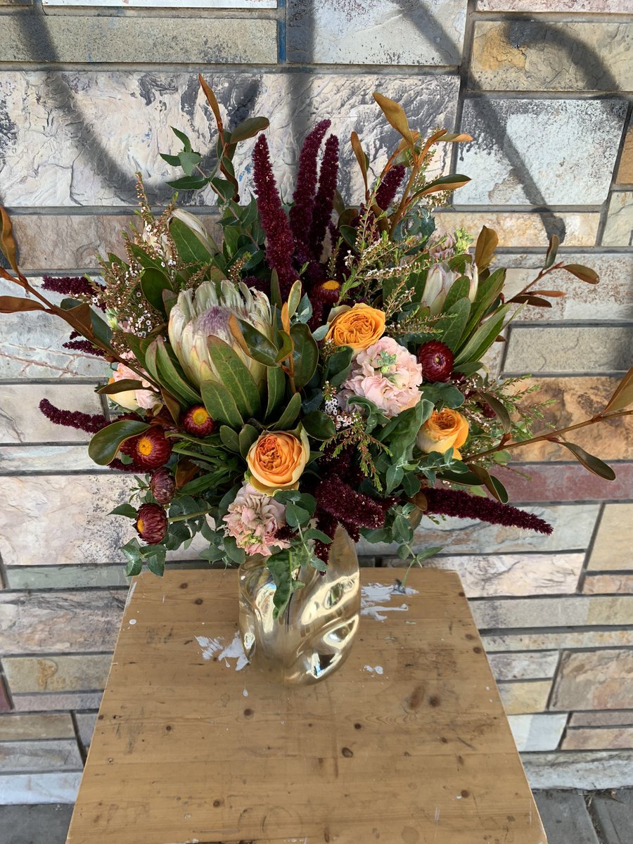 alidogood's tweet photo. I don’t tweet much but here is a lovely bouquet I made the other day https://t.co/GAS9gfRZC3