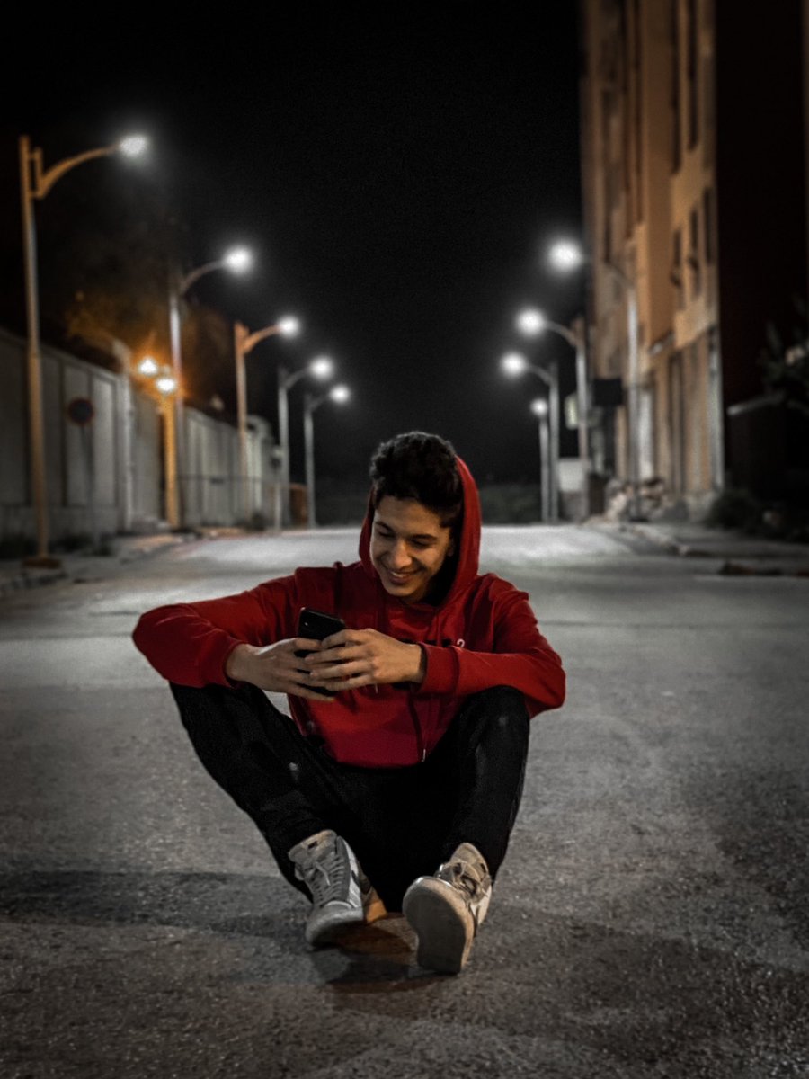 NBendjebbas's tweet photo. At the night 👽🌑 https://t.co/VSWonmHz1O