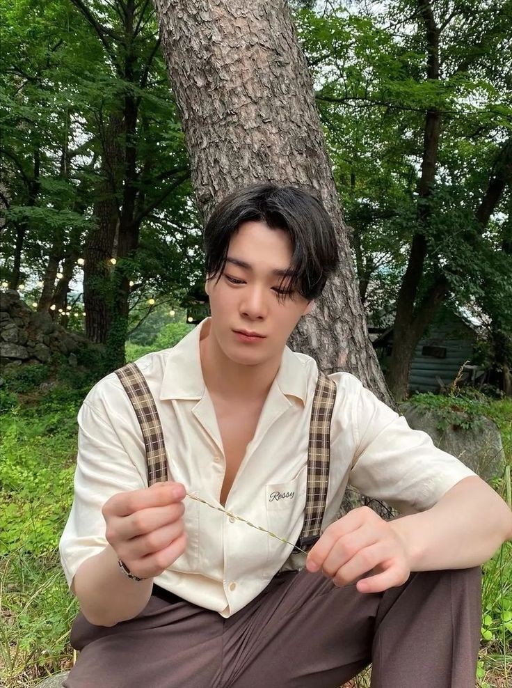 O1Dollie's tweet photo. To AROHA:

Child: "Mom, why do good people always die?"
Mom: "You are in a garden, what flower would you pick?"
Child: "the most beautiful one"

That's why Moonbin left us first. Because he's the most beautiful and precious of all the millions of people in the world 💐🌠🤍 https://t.co/Jd7jALNs7y