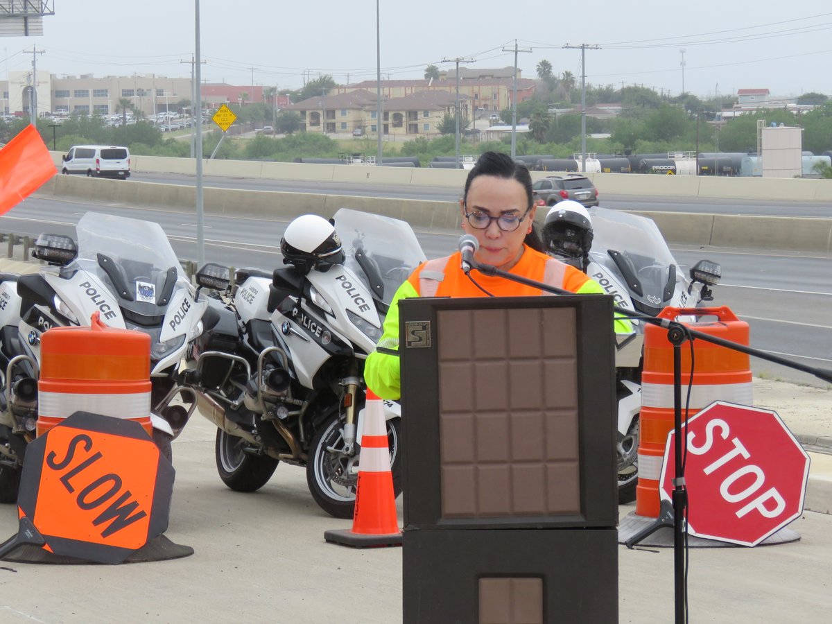 TxDOTLaredo's tweet photo. A moment of silence was observed in Laredo to remember TxDOT and contractor employees who have passed away in work zones.  In 2022, there were 25,441 traffic crashes in work zones in Texas, resulting in 205 fatalities and 788 serious injuries. #NWZAW #WorkZoneSafety https://t.co/JdxKI1eLAd
