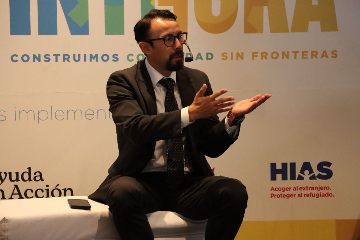 integraecua's tweet photo. “Les invito a los emprendedores a ponerse como meta la generación de empleo, para que sus negocios crezcan y aporten al país que les ha recibido”, Andrés Zurita, director ejecutivo de @aeiecuador. #ProgramaIntegra #ConstruimosComunidadSinFronteras https://t.co/8Az85k79bI