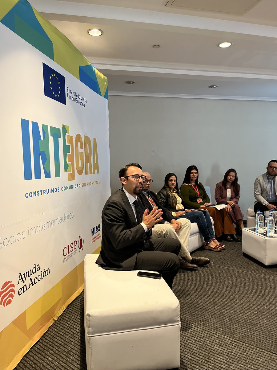 integraecua's tweet photo. “Les invito a los emprendedores a ponerse como meta la generación de empleo, para que sus negocios crezcan y aporten al país que les ha recibido”, Andrés Zurita, director ejecutivo de @aeiecuador. #ProgramaIntegra #ConstruimosComunidadSinFronteras https://t.co/8Az85k79bI