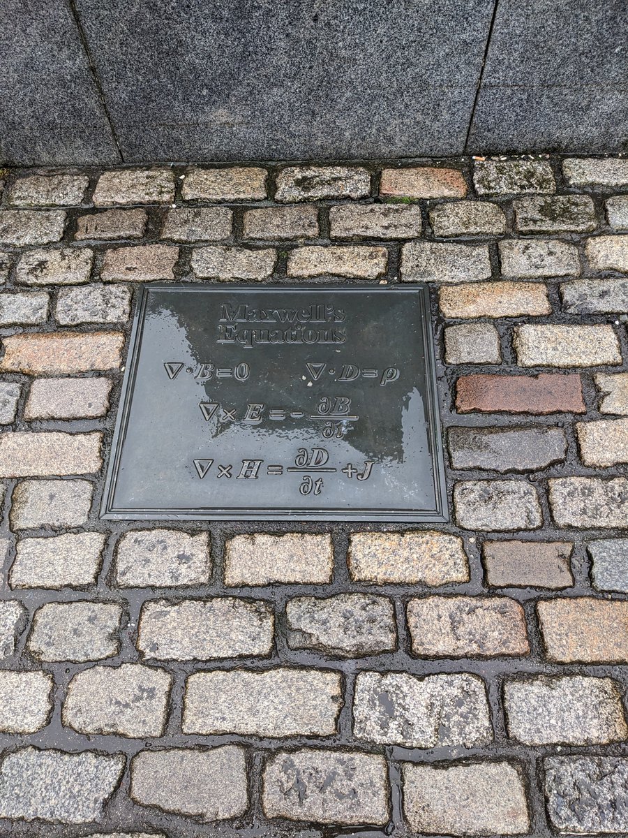 burban's tweet photo. @Rainmaker1973 Ran into a smaller set of Maxwell's on an Edinburgh street: https://t.co/xHZtm4Ss3N