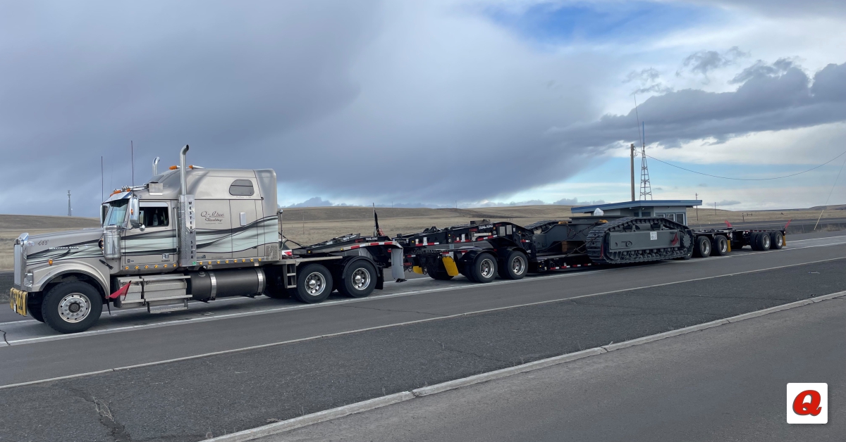 QLineTrucking's tweet photo. USA ➡️ CAN
Excavator Undercarriage
109’5” L
15’9” W
170,000lb
📸 Ken R.
#WideloadWednesday #OverDimensional #OversizeLoad #HeavyHaul #HeavyHaulers #CrossBorder #QLife #JustCallQLine #Trucking #Transportation #QLineTrucking #MovingTheWorld #ThankaTrucker #DriveQLine https://t.co/Guu0cIoIZ3