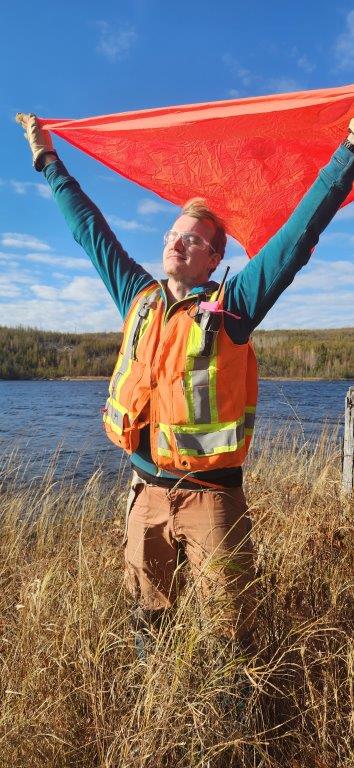 NARminerals's tweet photo. With heavy olivine & pyrope hearts we said farewell yesterday to the brain, brawn, & smiling face of "GeoDan" Gainer (he's ok...new job!) Thx for all the bloody, sweaty Pikoo samples, #Naujaat core-logging, and #thinsectionthursday photos. Still life moments with #GeoDan. https://t.co/lENNf9tdeA
