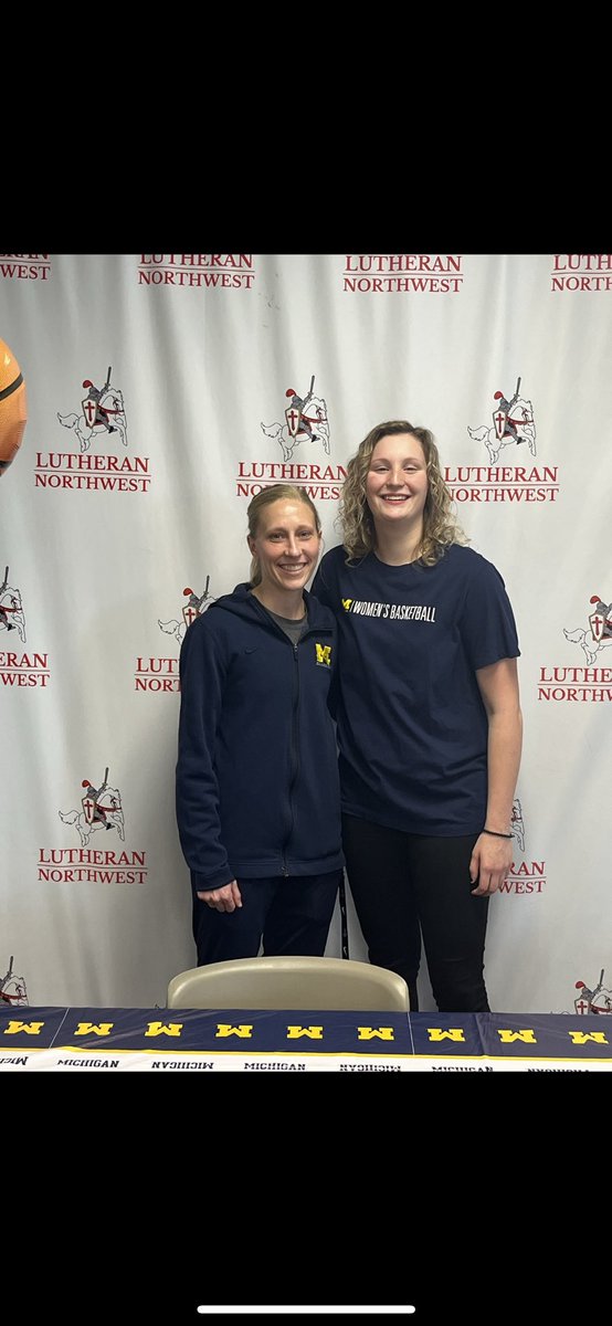 emilygrulke2's tweet photo. @coachbrooke24 @UMDearbornWBB @JimmyMehlberg @Tfuerst13 https://t.co/3pkNyJwm1N