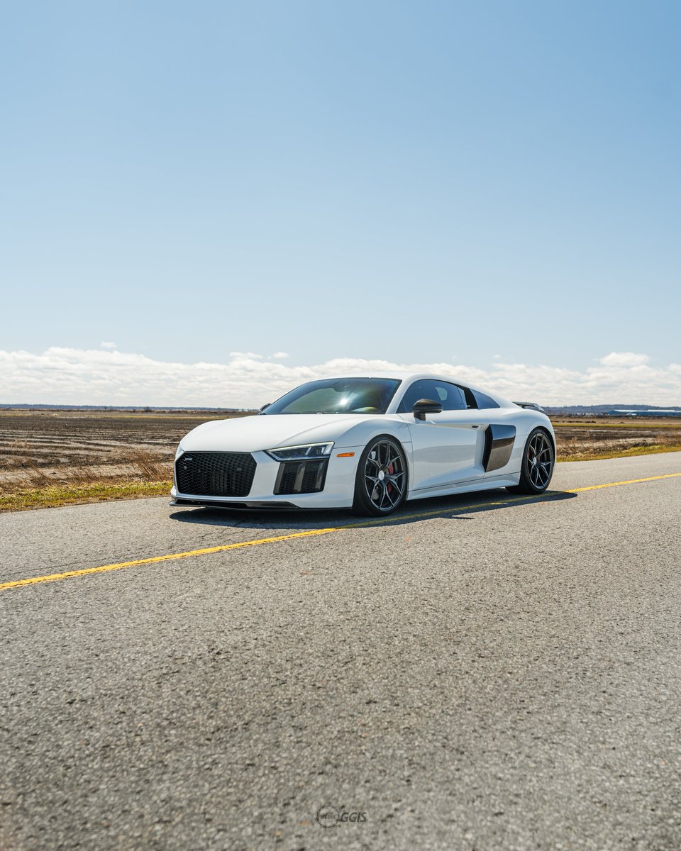 oggismedia's tweet photo. Middle of Nowhere 🌬️
@AudiCanada @AudiOfficial
#audi #audir8 #r8 #r8v10plus #audisport #v10 #carphotography #carphotographer #sonya7iii https://t.co/P3PBacxCHy