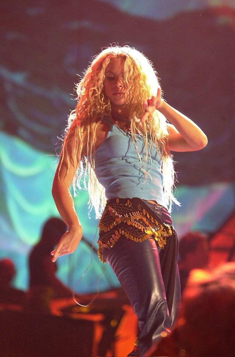 Shakira Kingdom 👑 on Twitter "RT ShakiraFOv1 Shakira ensayando Ojos