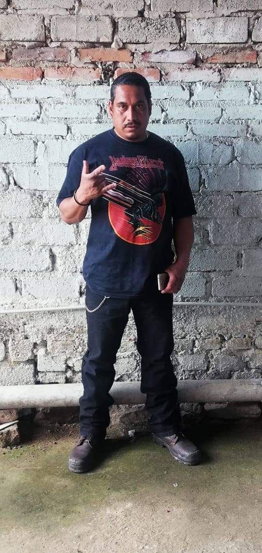 zikioblack79's tweet photo. @YitaLaVey 43 y desee los 8 años escucho rock https://t.co/OIX2vcGdEc
