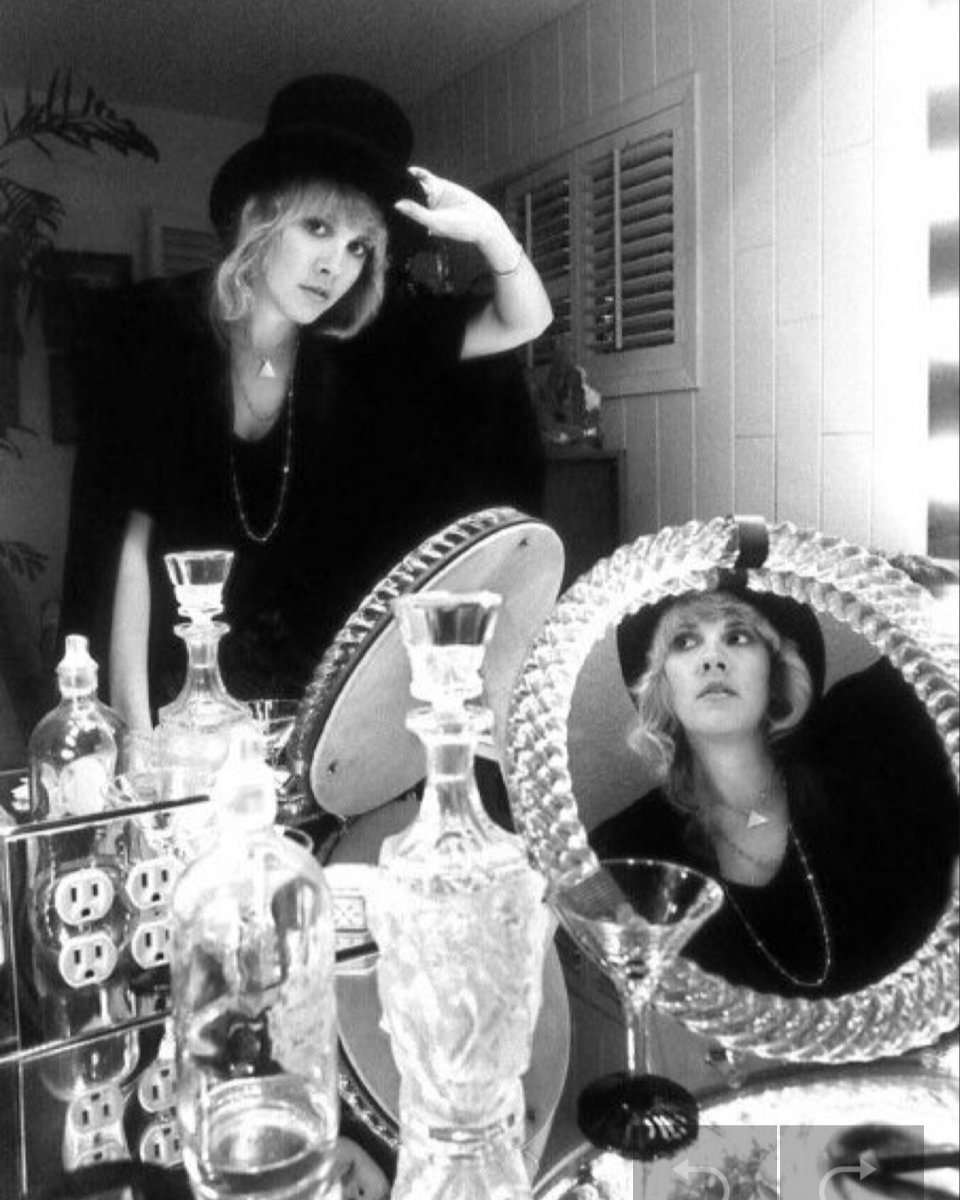 💎 Crystal Visions 💎

#stevienicks #whitewitch #dreams #cottagecore #goddess #crystalvisions #crystalvisions #musicphotos #musichistory