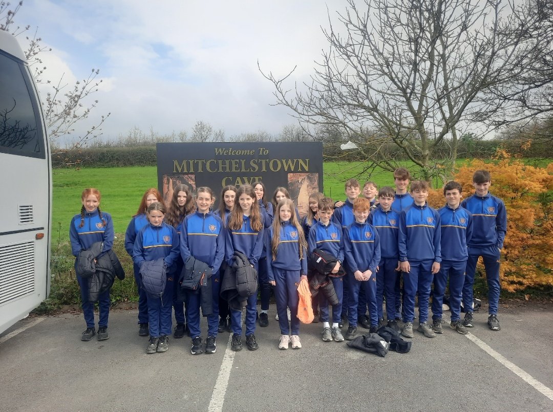 Maryosull95's tweet photo. 1st year students of @KinsaleComSch recently enjoyed a Geography day trip to Mitchelstown Caves! Pictured are my class group 1A8 who had a wonderful day out with their peers #QualityEducation #Wellbeing 🌍 https://t.co/mvFQXFyB7d