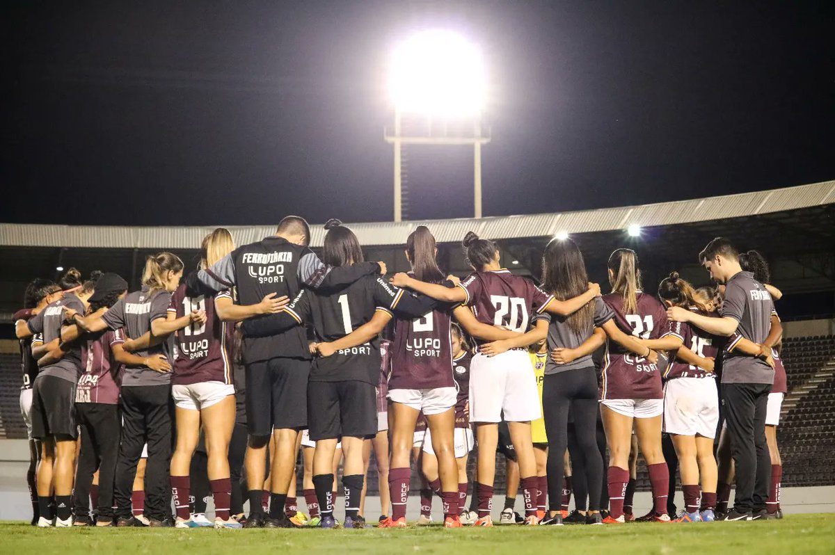 guerreirasgrena's tweet photo. 👏🇱🇻🚂💨
Boa noite nação afeana!

Mais uma vez, nossa torcida foi o combustível para nossa vitória!

Obrigado!!

📸: Tiago Pavini/Ferroviária SAF

#BrasileiroFemSub20 #AFExCFC https://t.co/WPDOeug8kT