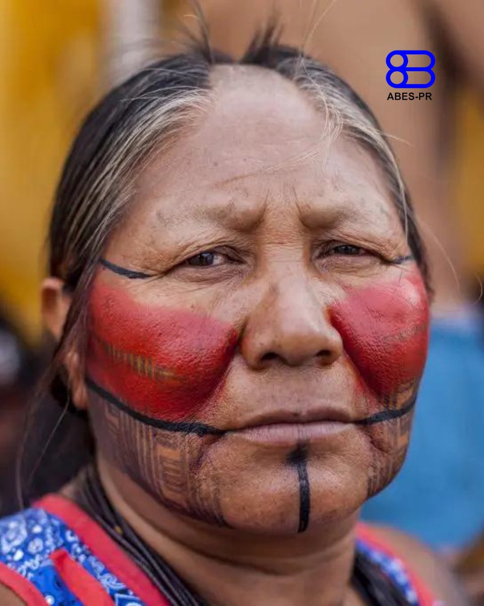 AbesParana's tweet photo. Hoje é o Dia dos Povos Indígenas. Desde julho de 2022, uma nova lei trouxe um novo sentido para data, que é importante para que toda a sociedade reflita sobre a necessidade de entender a diversidade, a cultura e as tradições dos indígenas que vivem no Brasil. https://t.co/JIG3OJZSJf
