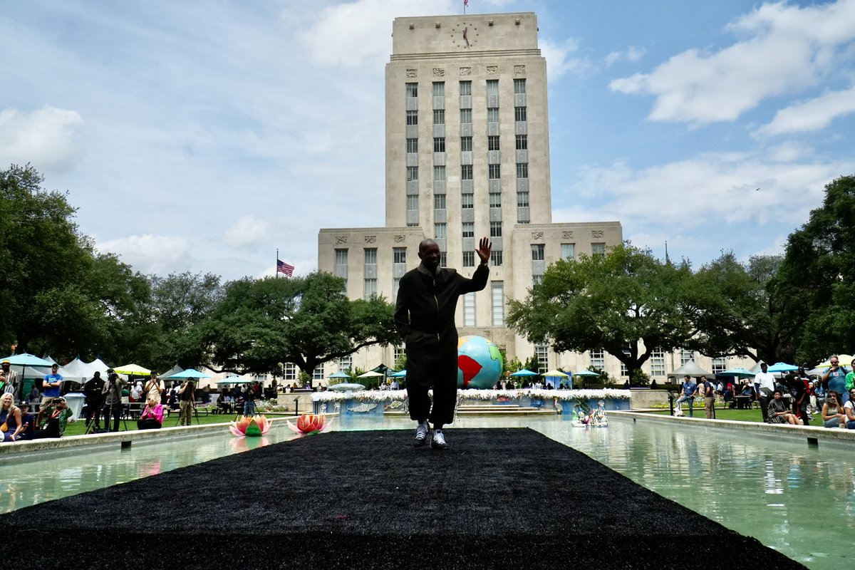 houmayor's tweet photo. Our continued commitment to #sustainability and #environmental stewardship was on FULL DISPLAY during #EarthDayHTX ...What a celebration!  A special Thank You to our amazing COH teams, departments and dedicated partners. 👏🏾👏🏾 #HoustonProud #resilience #Community #EarthDay2023 https://t.co/oLJgYBkLyG