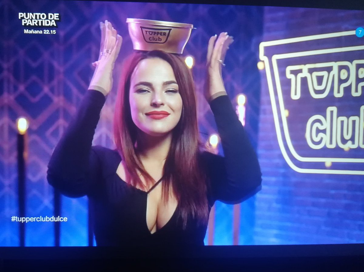 ainhoa2277's tweet photo. Enhorabuena!!! 👏🏻👏🏻👏🏻😂😂😂
Por fiiiiin!!!! 
Me alegro mucho que hayas ganado 
Has estado muy bien siendo tu en todo momento 
Genial me ha encantado 👏🏻👏🏻👏🏻
Reina @_MartaGH16_  👑😎

#Tupperclubdulce https://t.co/ZMwFhjWJHL