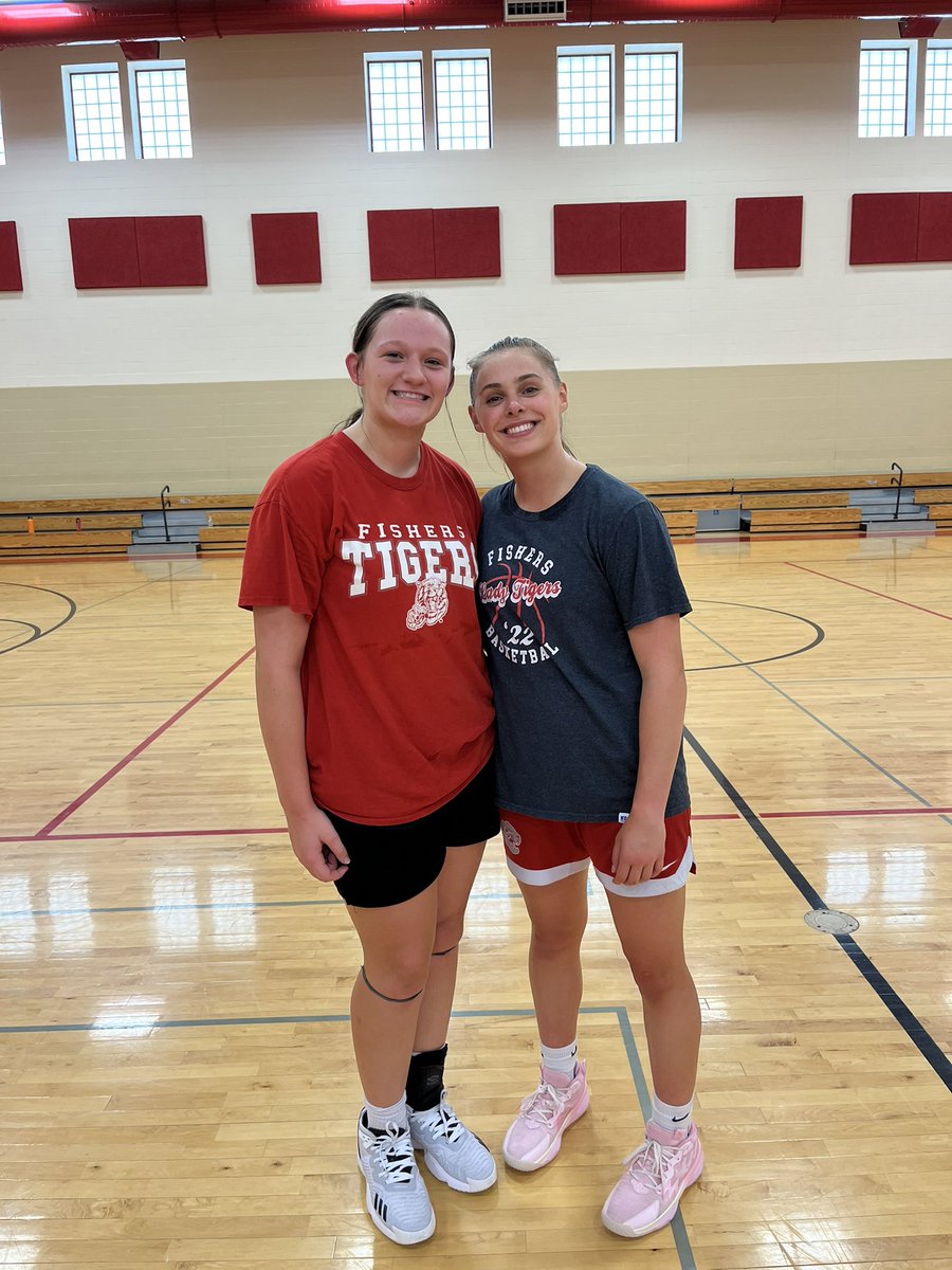 Really loved our positivity and attention to detail today. Congrats to today’s shooting champs <a href="/aavacarter/">Ava Carter</a> and <a href="/_natalie_thomas/">Natalie Thomas</a>!!